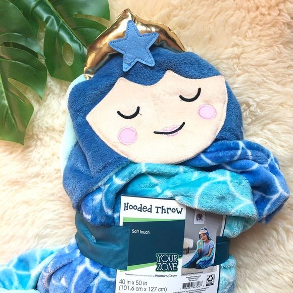 Hooded Mermaid Throw - Picture 2 of 3